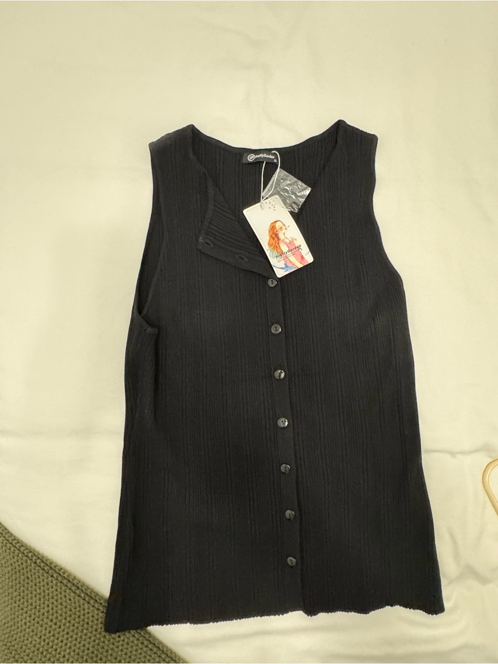 Women’s Black Sleeveless Button-Front Tank Top